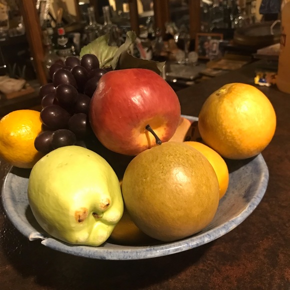 ARTISAN DESIGNED AND SIGNED  POTTERY - Picture 9 of 12